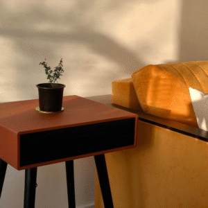 empty-chairs-table-home_1048944