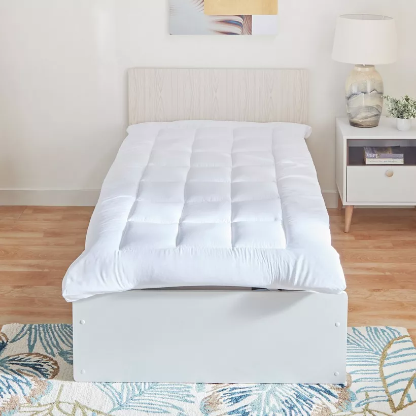 165699925-165699925-HMBX12062023N_02-2100